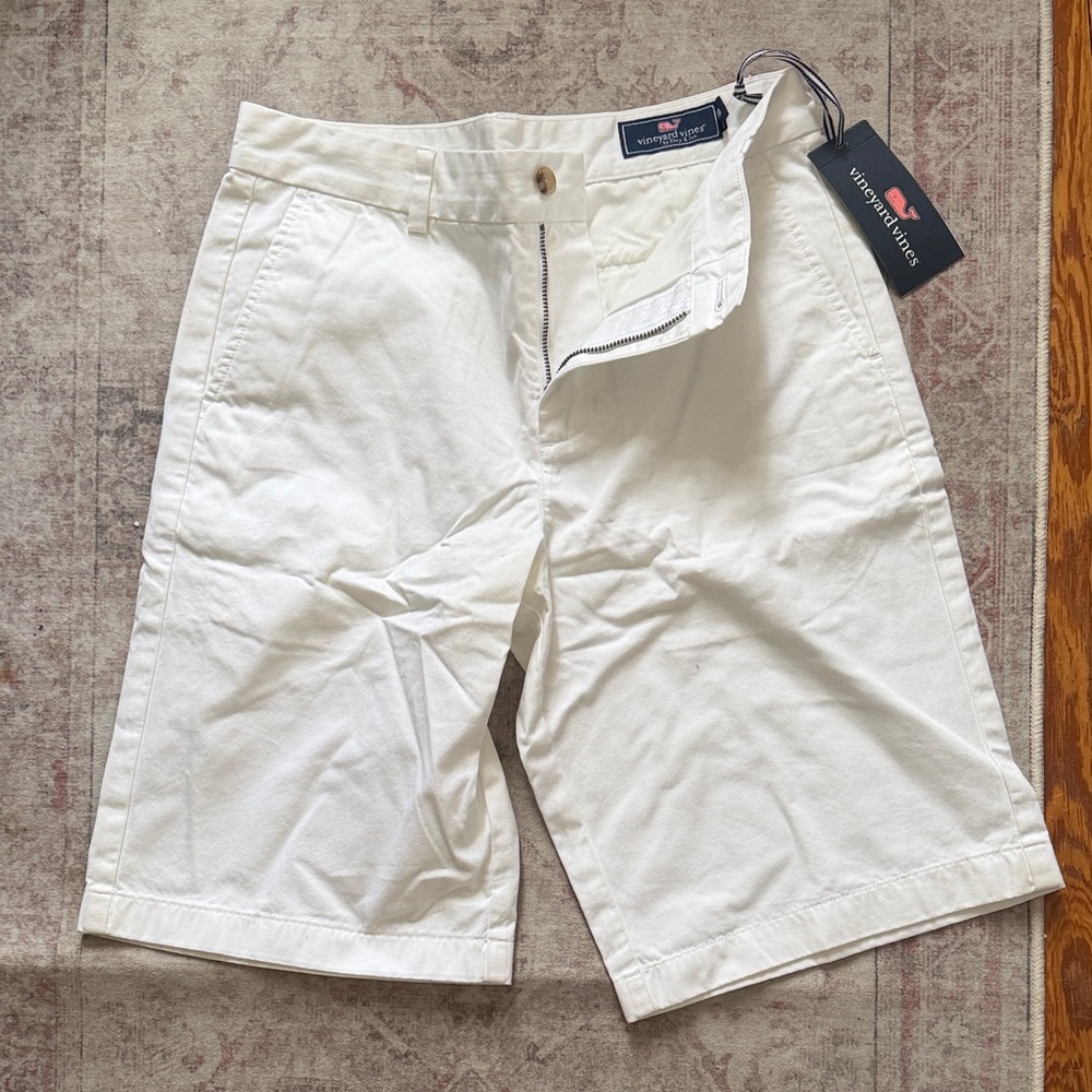 Vineyard Vines boys White Shorts 18